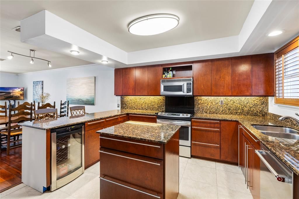 На продажу: $539,000 (3 спален, 2 ванн, 1776 Квадратных фут)