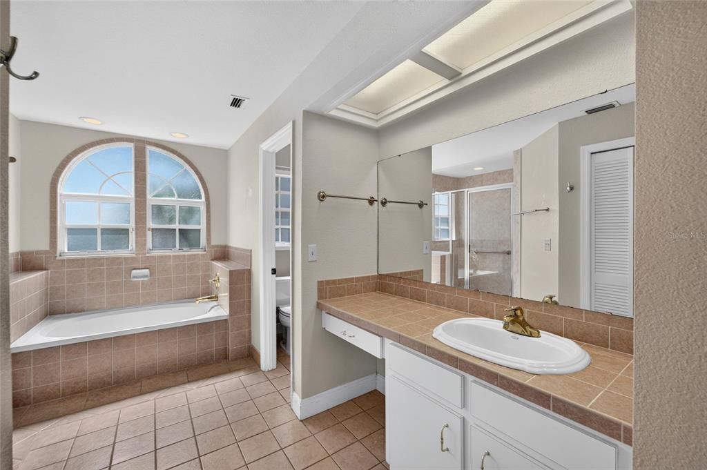 For Sale: $464,900 (4 beds, 3 baths, 2950 Square Feet)