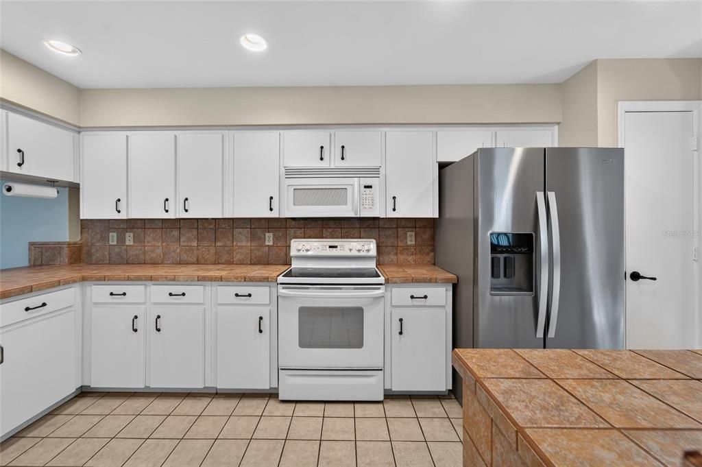 For Sale: $464,900 (4 beds, 3 baths, 2950 Square Feet)