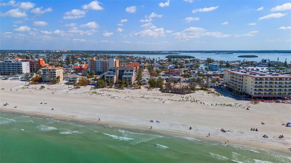 На продажу: $2,500,000 (0.16 acres)