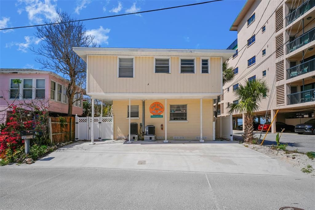 На продажу: $2,500,000 (0.16 acres)