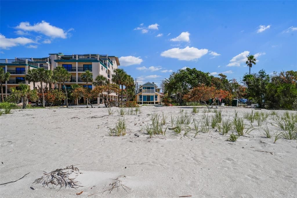 На продажу: $2,500,000 (0.16 acres)
