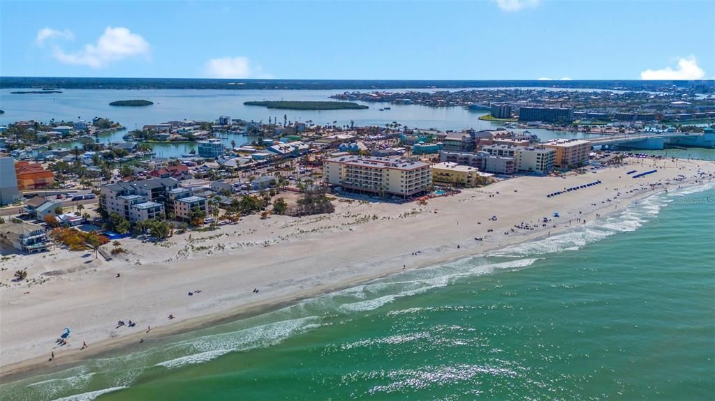 На продажу: $2,500,000 (0.16 acres)