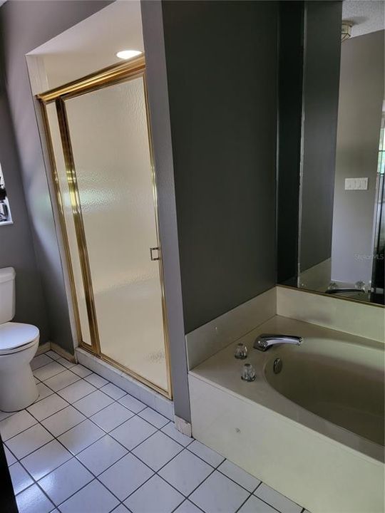 For Sale: $330,000 (3 beds, 2 baths, 1953 Square Feet)
