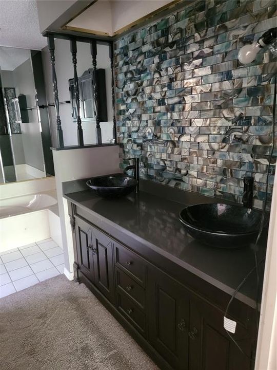 For Sale: $330,000 (3 beds, 2 baths, 1953 Square Feet)