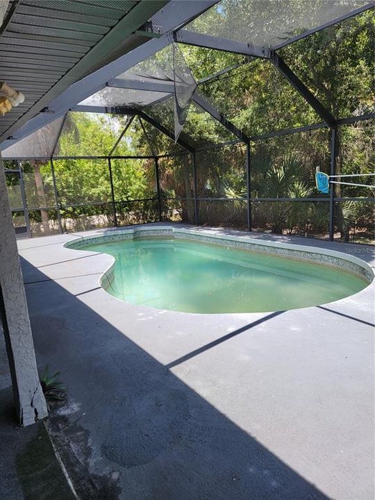 For Sale: $330,000 (3 beds, 2 baths, 1953 Square Feet)