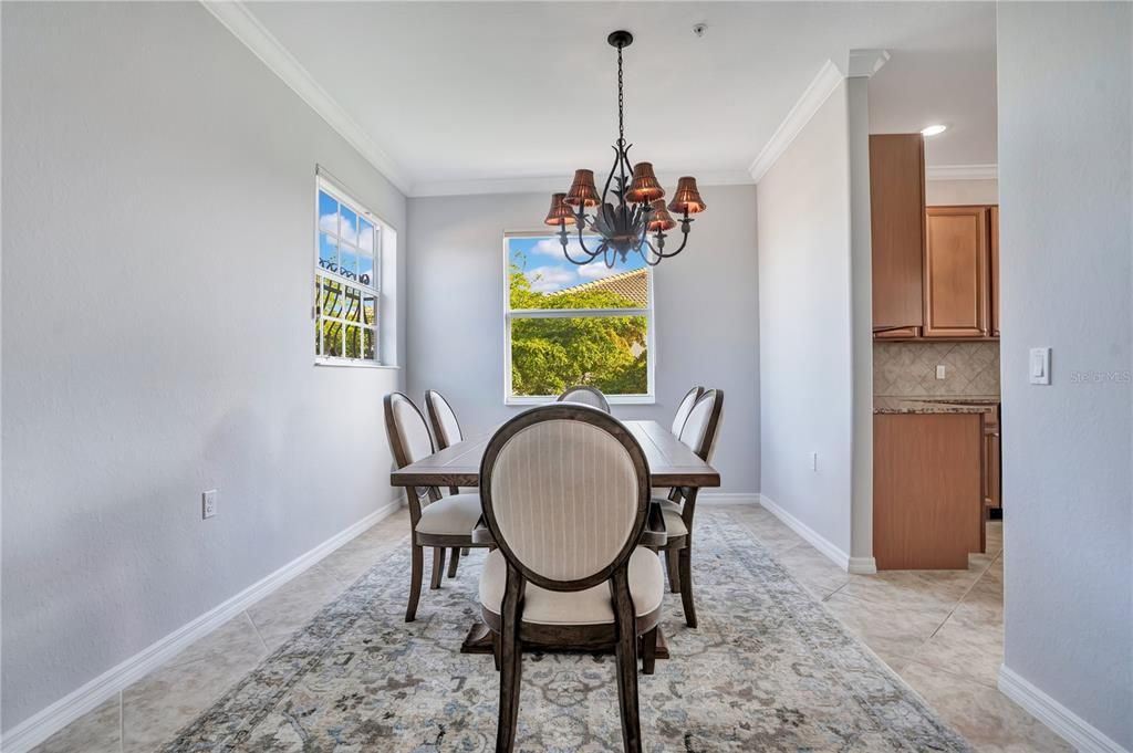 En Venta: $495,000 (3 camas, 2 baños, 2108 Pies cuadrados)
