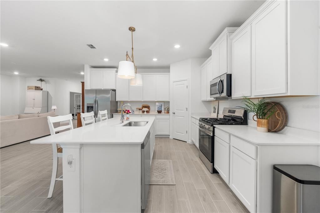 For Sale: $474,800 (4 beds, 3 baths, 2983 Square Feet)