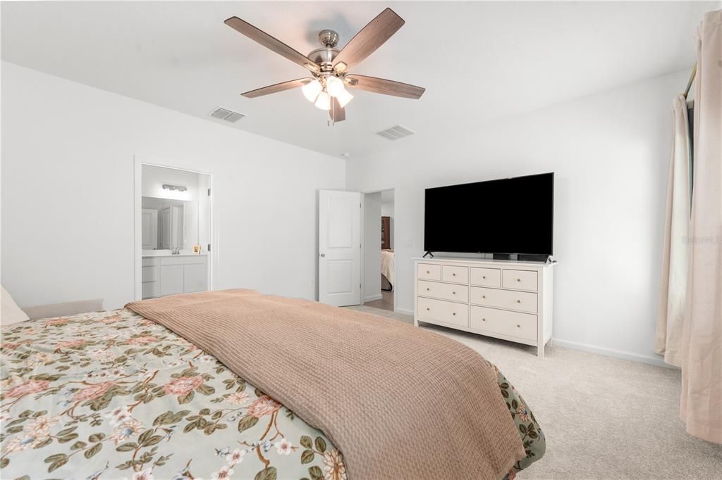 For Sale: $474,800 (4 beds, 3 baths, 2983 Square Feet)