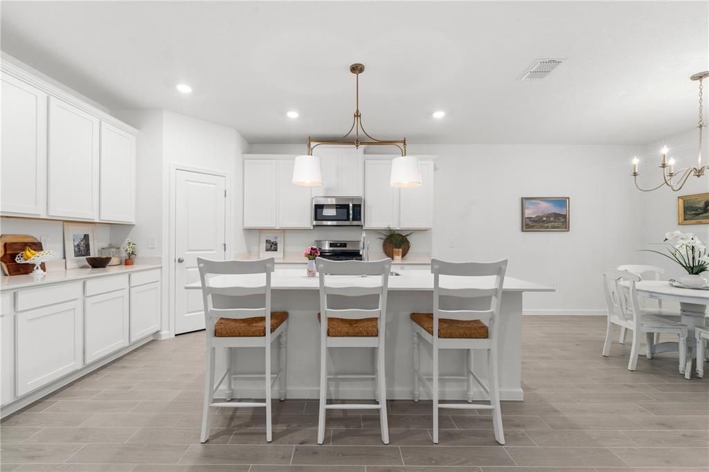 For Sale: $474,800 (4 beds, 3 baths, 2983 Square Feet)