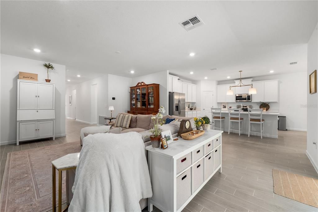 For Sale: $474,800 (4 beds, 3 baths, 2983 Square Feet)