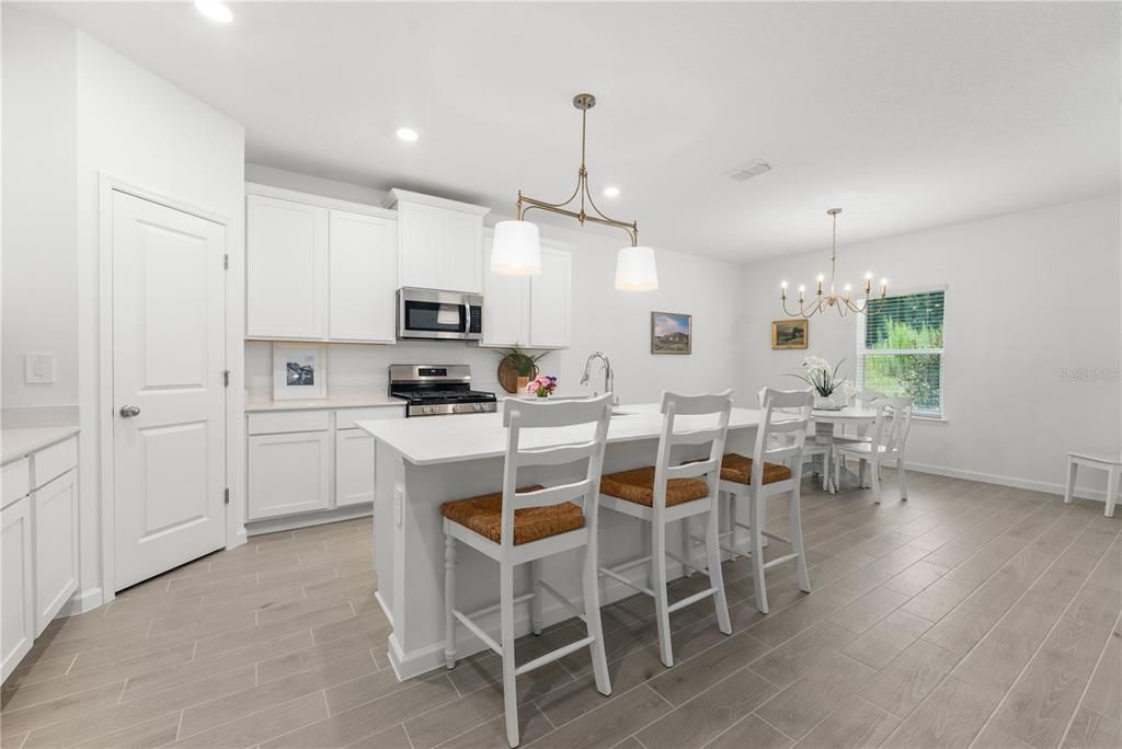 For Sale: $474,800 (4 beds, 3 baths, 2983 Square Feet)