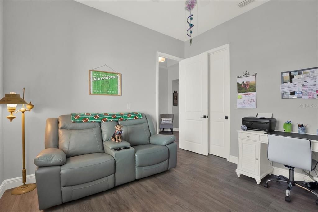 En Venta: $480,000 (3 camas, 2 baños, 2094 Pies cuadrados)