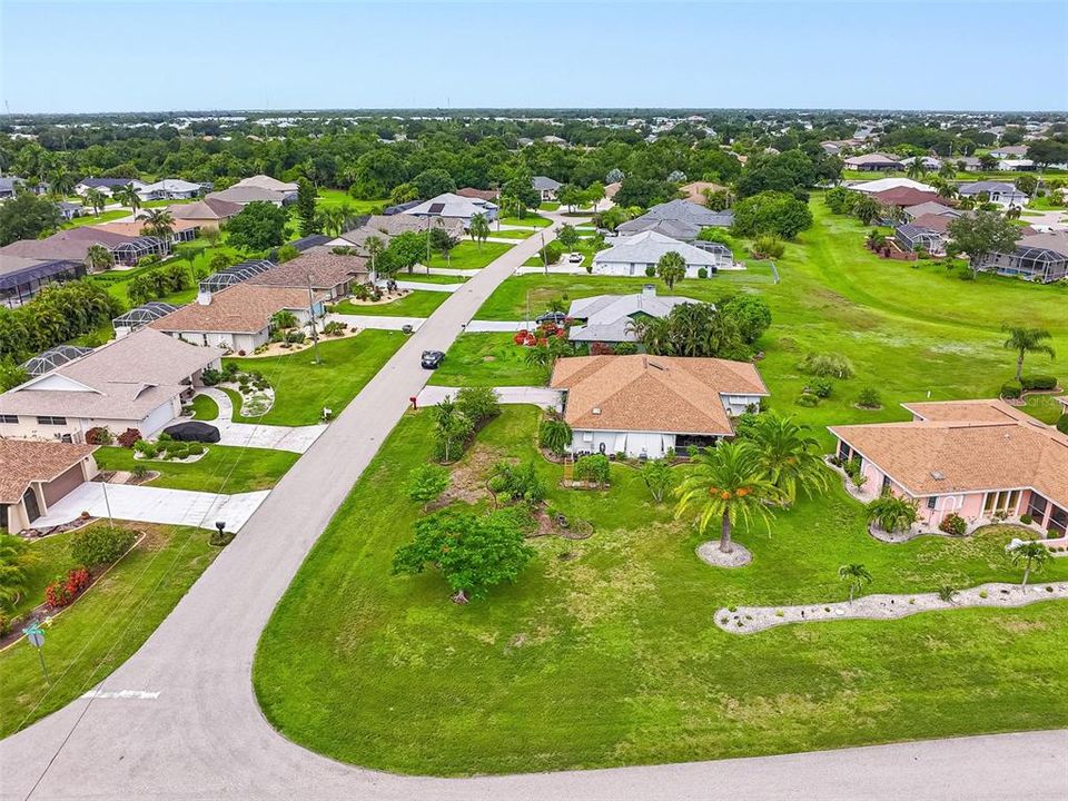 Active With Contract: $279,000 (3 beds, 2 baths, 1842 Square Feet)