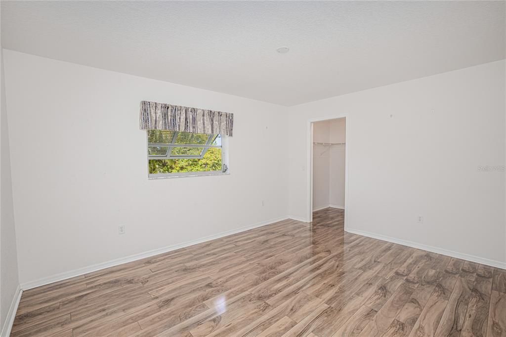 Active With Contract: $279,000 (3 beds, 2 baths, 1842 Square Feet)