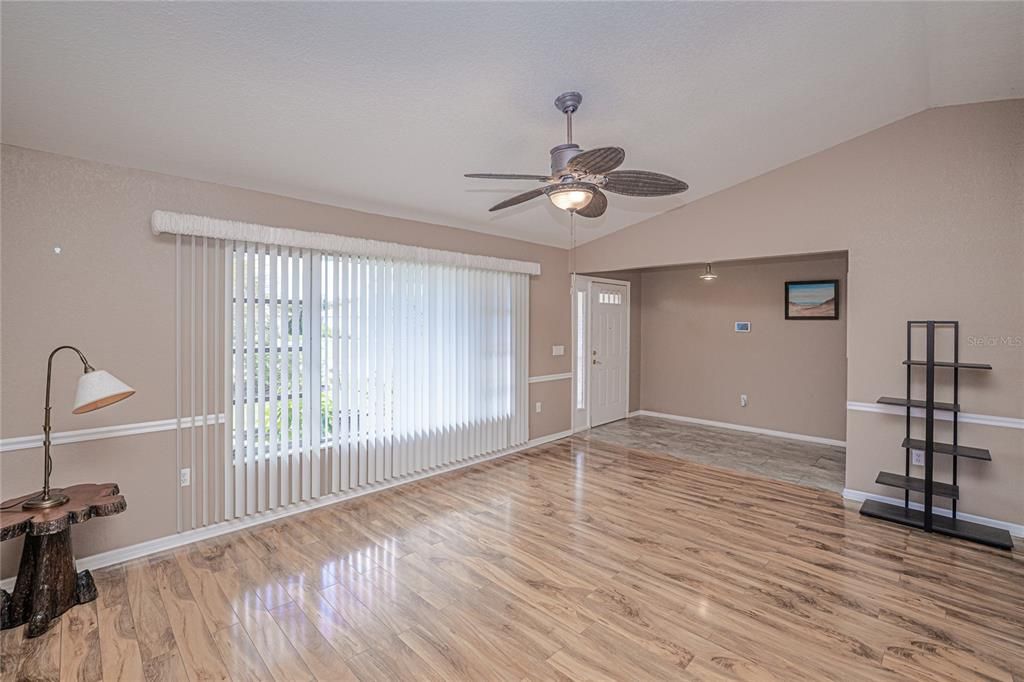 Active With Contract: $279,000 (3 beds, 2 baths, 1842 Square Feet)