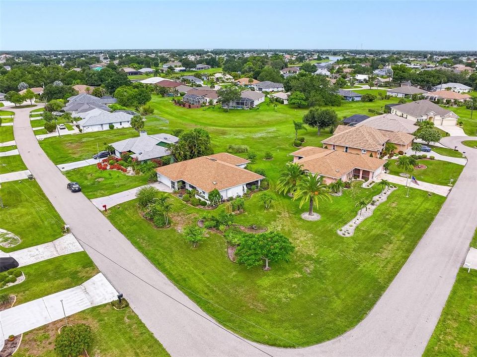 Active With Contract: $279,000 (3 beds, 2 baths, 1842 Square Feet)