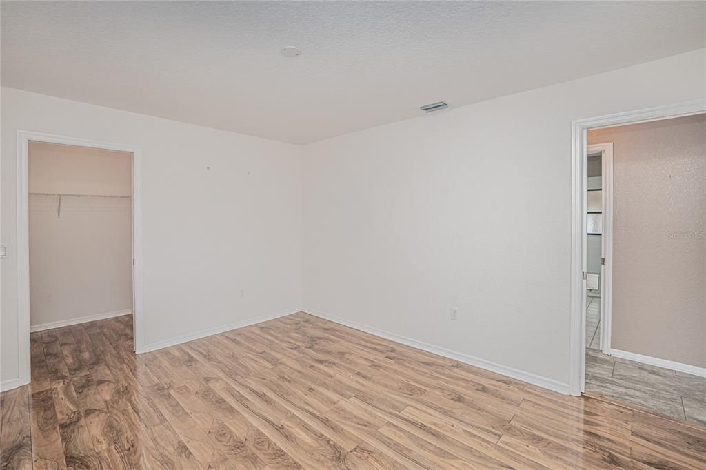 Active With Contract: $279,000 (3 beds, 2 baths, 1842 Square Feet)
