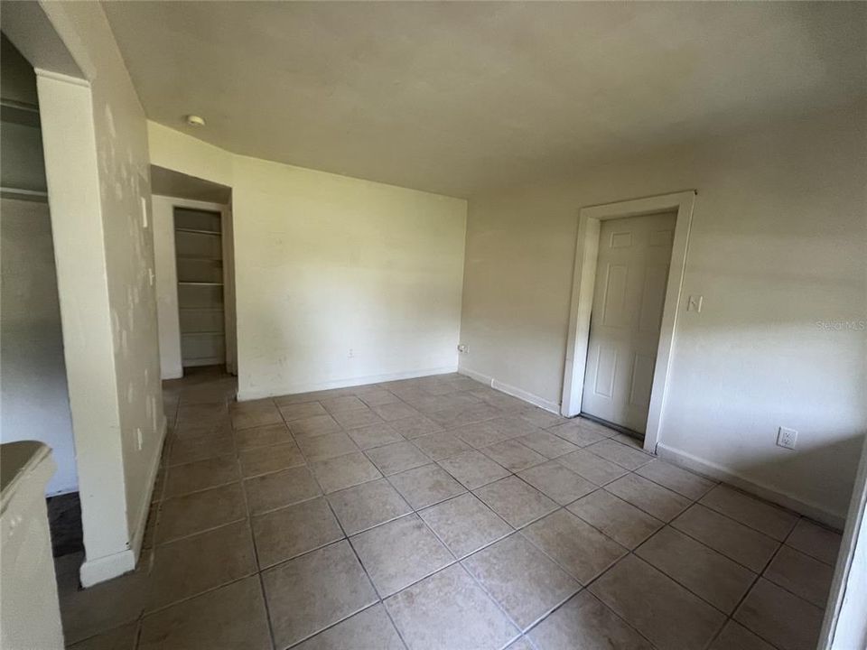 В аренду: $1,295 (2 спален, 1 ванн, 714 Квадратных фут)