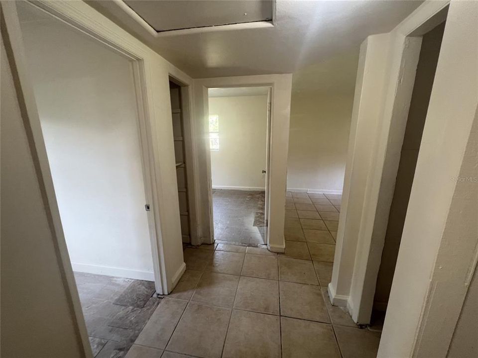 В аренду: $1,295 (2 спален, 1 ванн, 714 Квадратных фут)