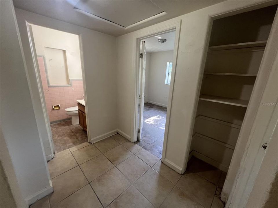 В аренду: $1,295 (2 спален, 1 ванн, 714 Квадратных фут)