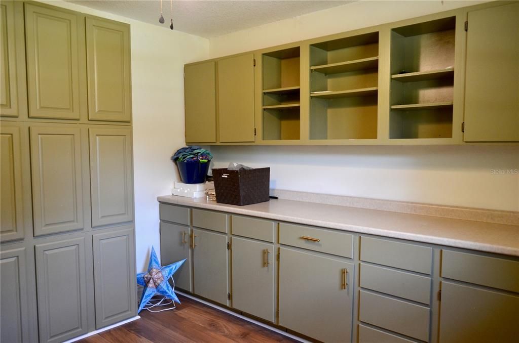 For Rent: $2,700 (4 beds, 3 baths, 2325 Square Feet)