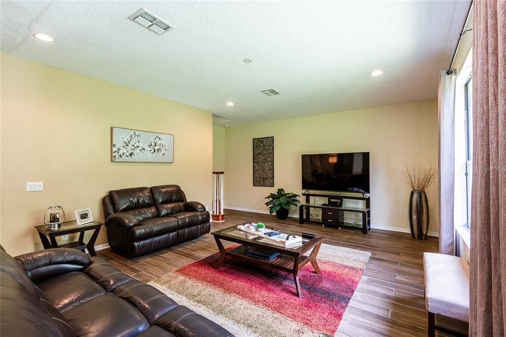En Venta: $620,000 (5 camas, 3 baños, 3491 Pies cuadrados)
