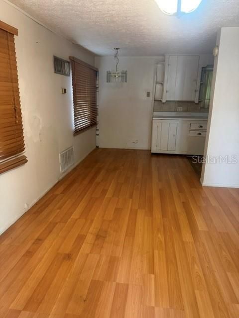En Venta: $275,000 (3 camas, 2 baños, 1337 Pies cuadrados)