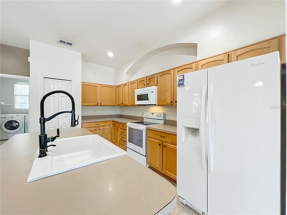 En Venta: $539,000 (3 camas, 2 baños, 1955 Pies cuadrados)