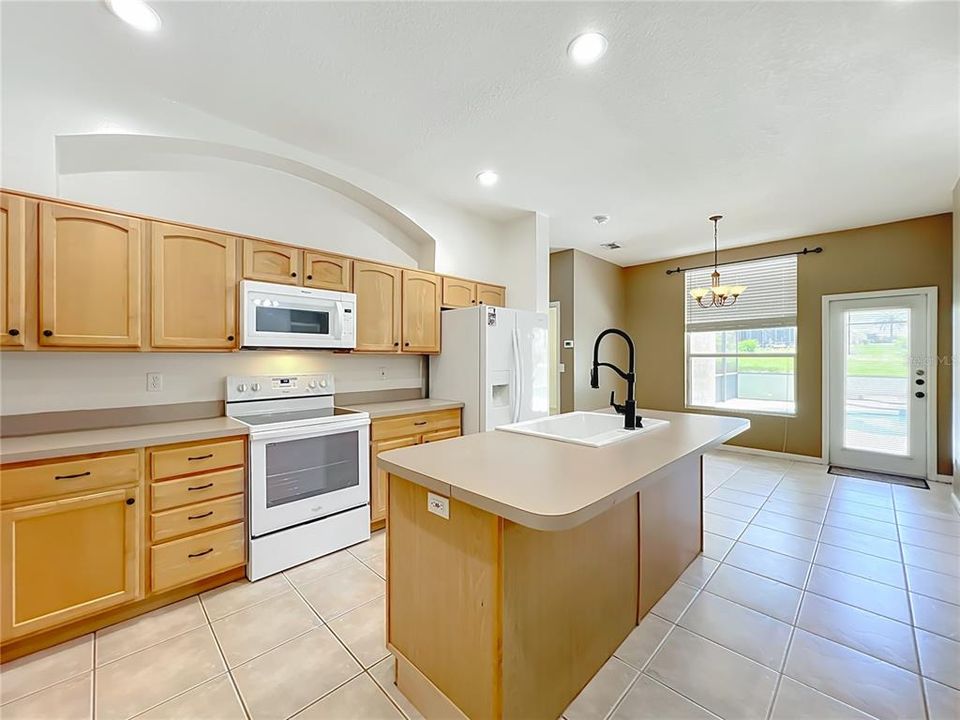 En Venta: $539,000 (3 camas, 2 baños, 1955 Pies cuadrados)