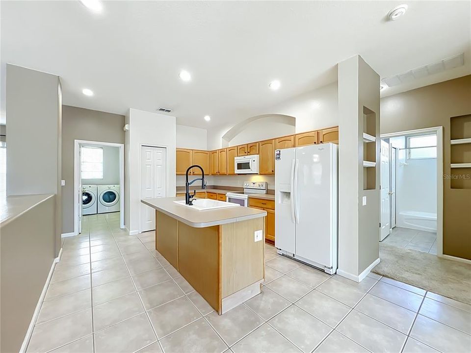 En Venta: $539,000 (3 camas, 2 baños, 1955 Pies cuadrados)