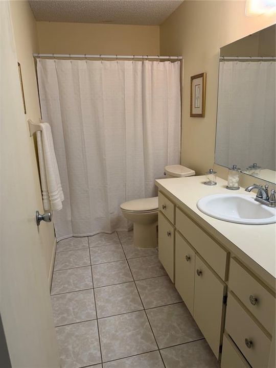 For Sale: $135,000 (2 beds, 2 baths, 1223 Square Feet)