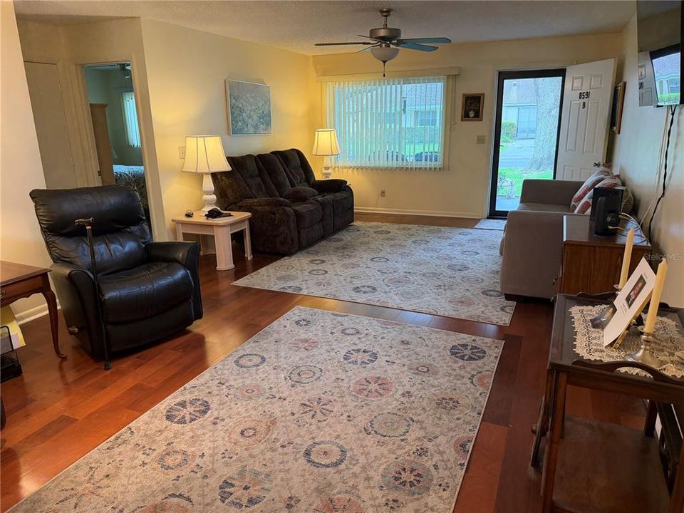 For Sale: $135,000 (2 beds, 2 baths, 1223 Square Feet)