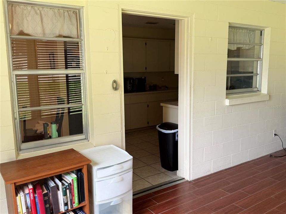 For Sale: $135,000 (2 beds, 2 baths, 1223 Square Feet)