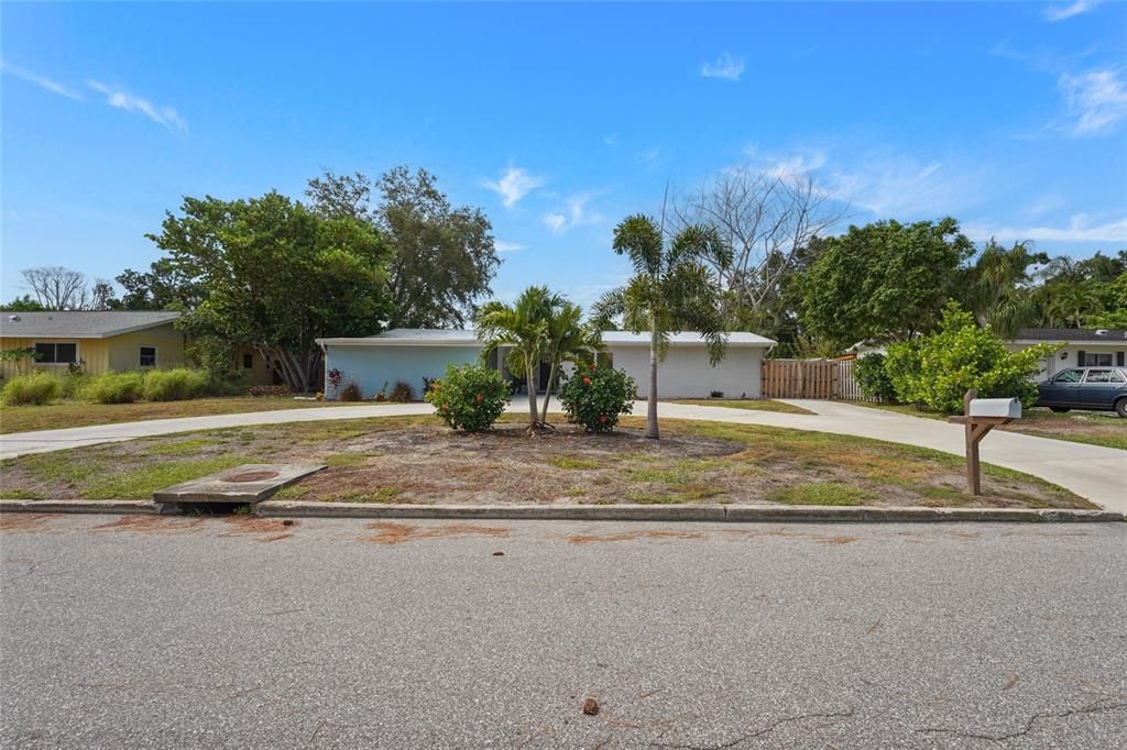 En Venta: $600,000 (3 camas, 2 baños, 2187 Pies cuadrados)