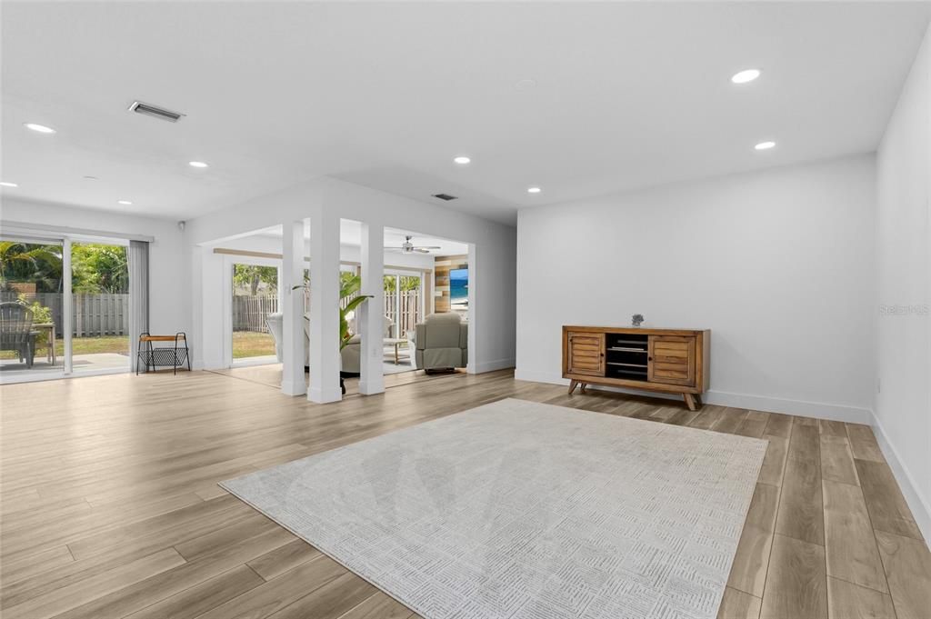 En Venta: $600,000 (3 camas, 2 baños, 2187 Pies cuadrados)
