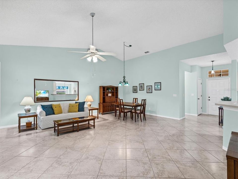 For Sale: $190,000 (2 beds, 2 baths, 1336 Square Feet)