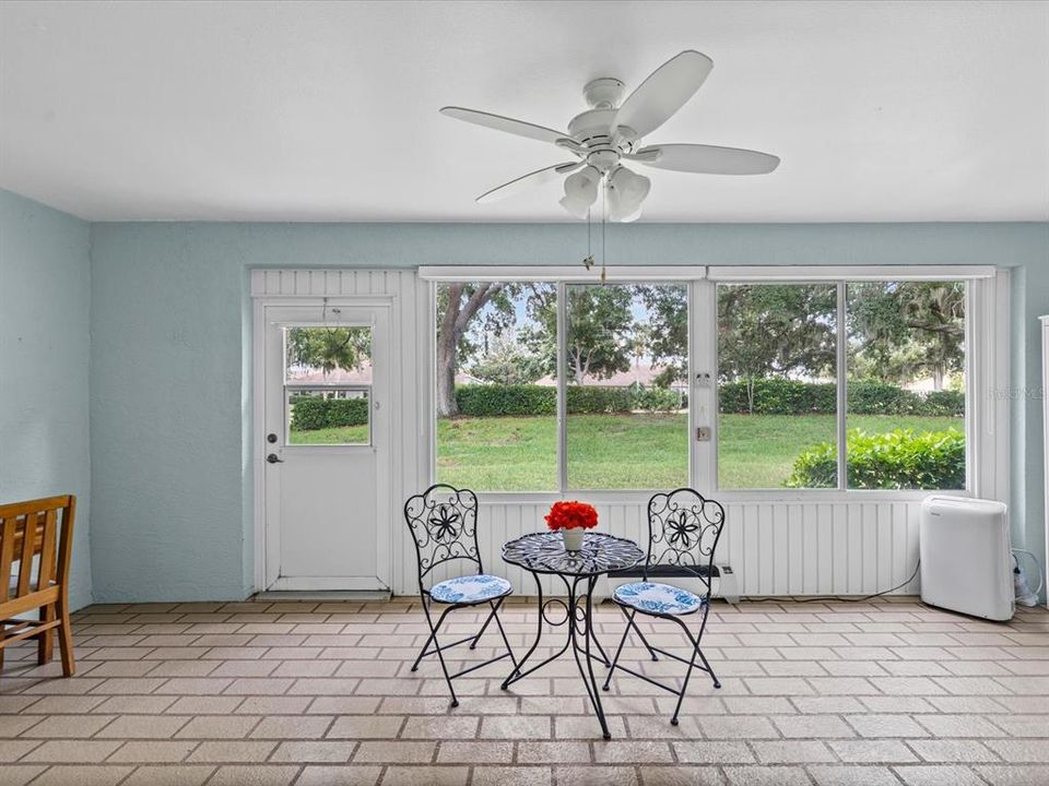 For Sale: $190,000 (2 beds, 2 baths, 1336 Square Feet)