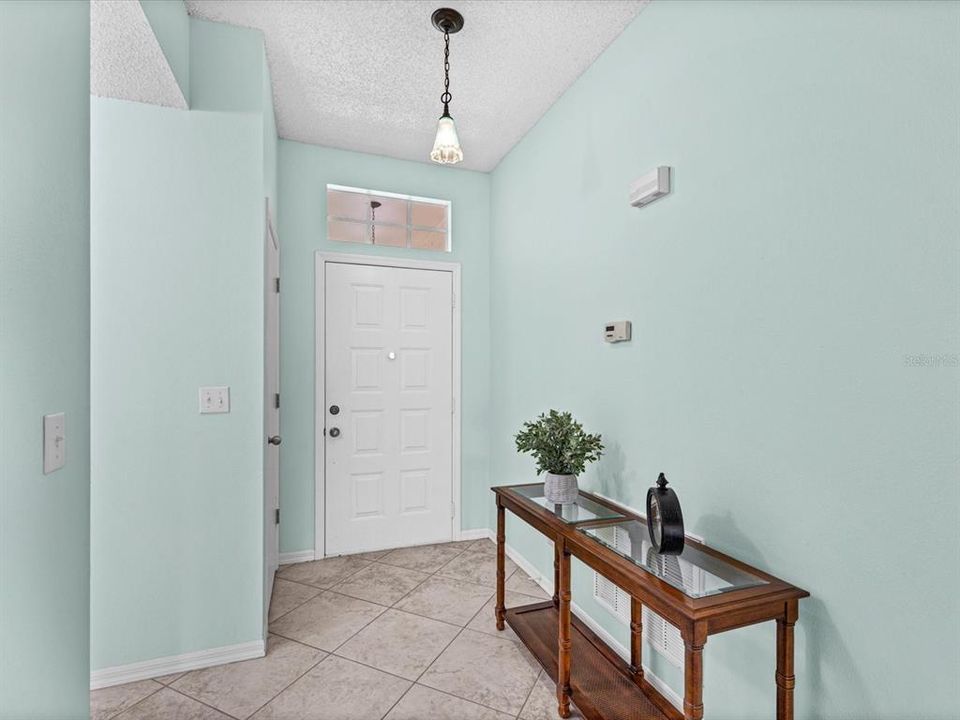 For Sale: $190,000 (2 beds, 2 baths, 1336 Square Feet)