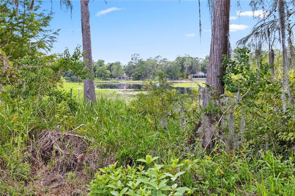 For Sale: $320,250 (2 beds, 1 baths, 861 Square Feet)
