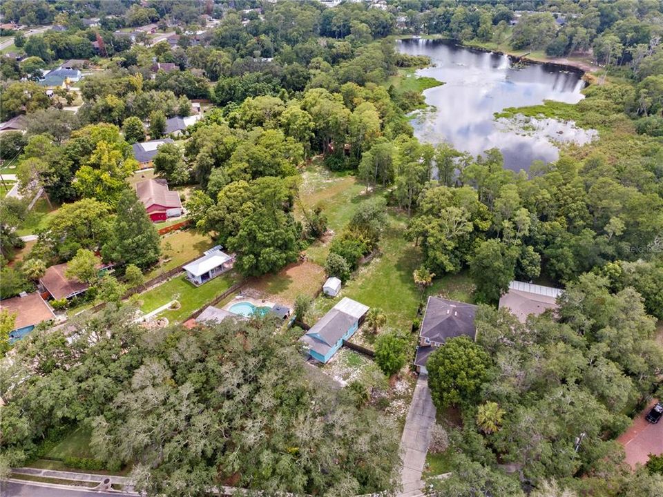 For Sale: $320,250 (2 beds, 1 baths, 861 Square Feet)