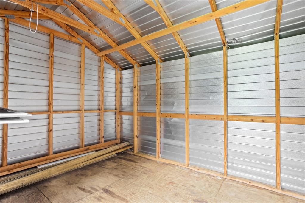 For Sale: $320,250 (2 beds, 1 baths, 861 Square Feet)