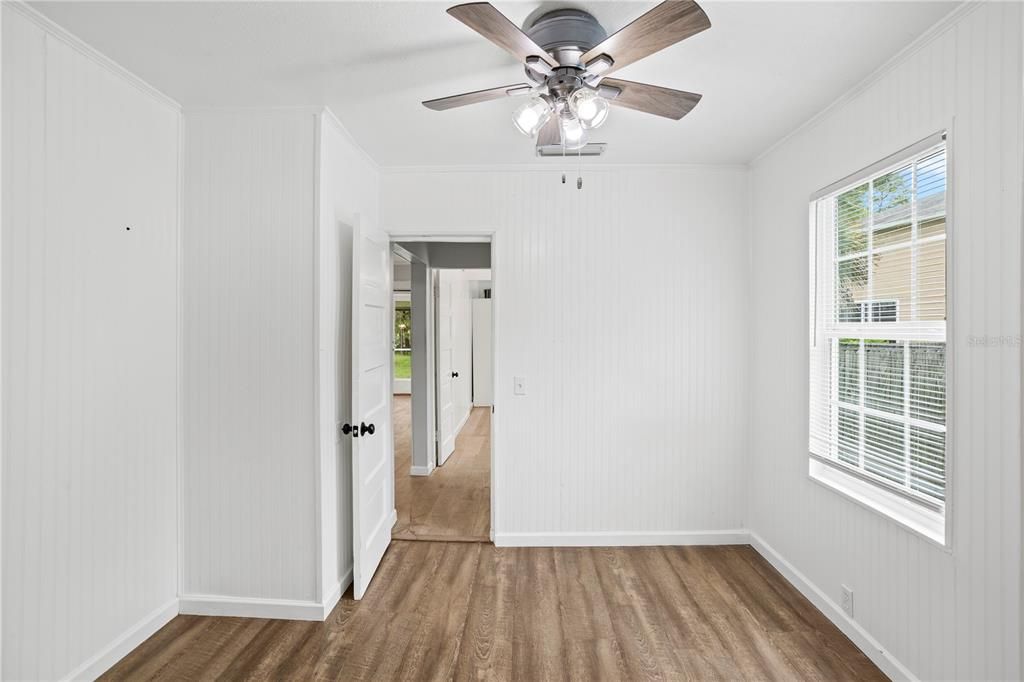For Sale: $320,250 (2 beds, 1 baths, 861 Square Feet)
