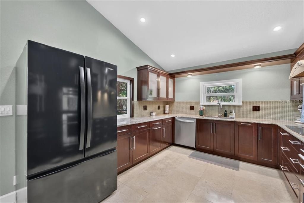 待售: $750,000 (3 贝兹, 2 浴室, 3269 平方英尺)