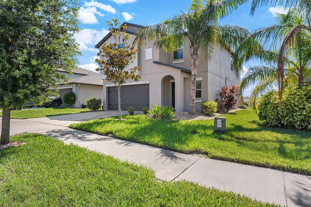 En Venta: $449,000 (5 camas, 2 baños, 2215 Pies cuadrados)