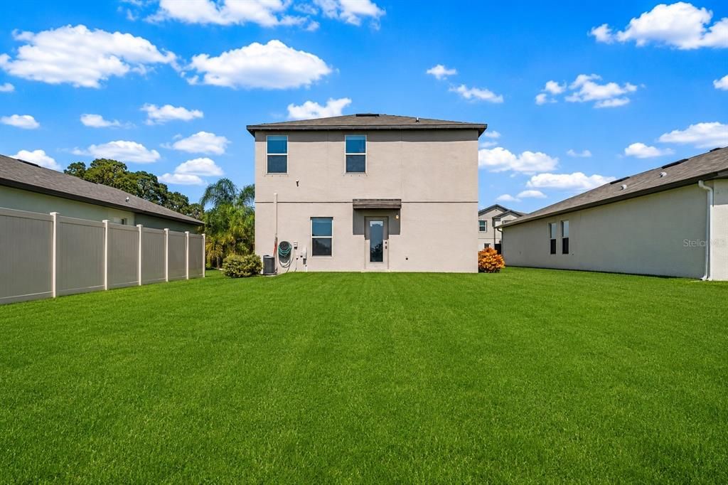 En Venta: $449,000 (5 camas, 2 baños, 2215 Pies cuadrados)