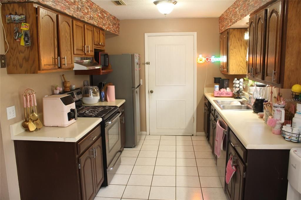 En Venta: $230,000 (3 camas, 2 baños, 1172 Pies cuadrados)