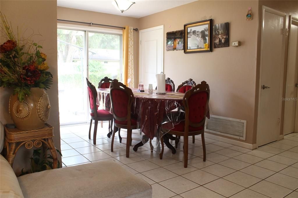 En Venta: $230,000 (3 camas, 2 baños, 1172 Pies cuadrados)