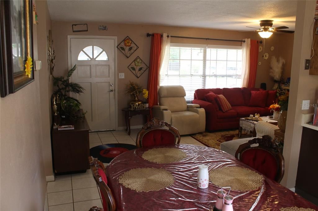 En Venta: $230,000 (3 camas, 2 baños, 1172 Pies cuadrados)