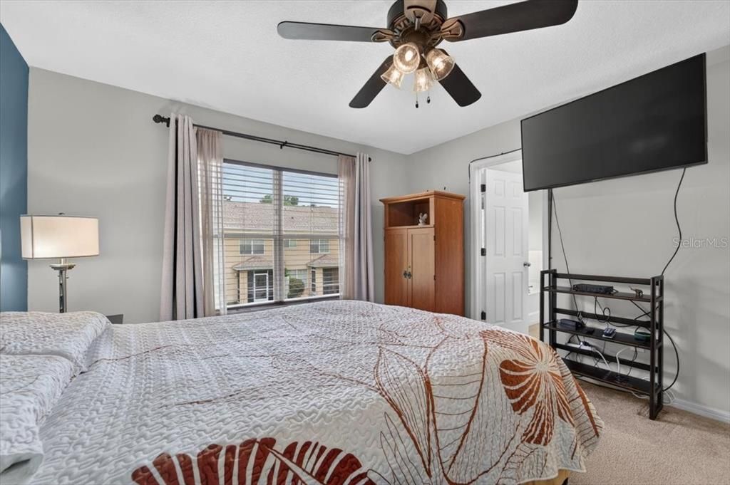 For Sale: $239,000 (2 beds, 2 baths, 1364 Square Feet)